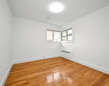 20911 85th Avenue - Photo Thumbnail 12