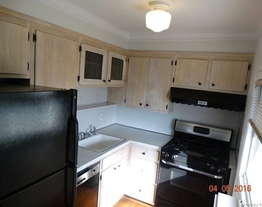 40-09 208th Street - Photo Thumbnail 2