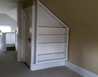 40-09 208th Street - Photo Thumbnail 5