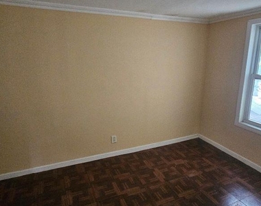 11111 157th Street - Photo Thumbnail 3