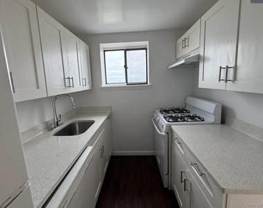 145-18 34th Avenue - Photo Thumbnail 3