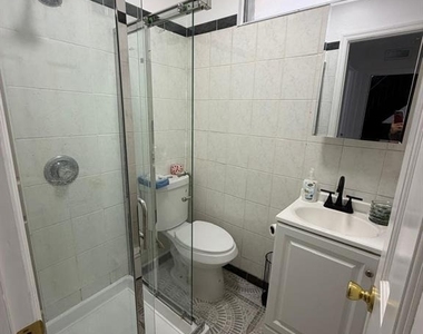 5814 58th Avenue - Photo Thumbnail 4