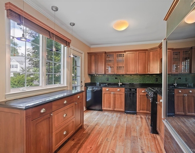 29 Coralyn Avenue - Photo Thumbnail 8