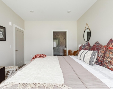 6 Hudson West Drive - Photo Thumbnail 6