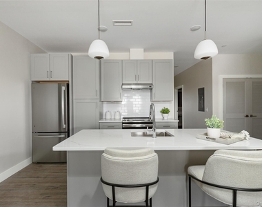 6 Hudson West Drive - Photo Thumbnail 2
