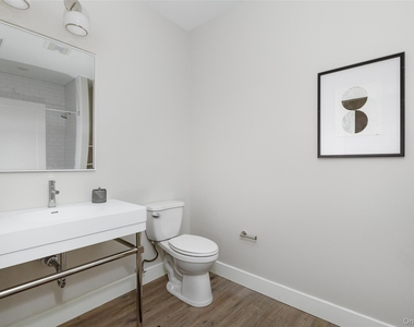 6 Hudson West Drive - Photo Thumbnail 9