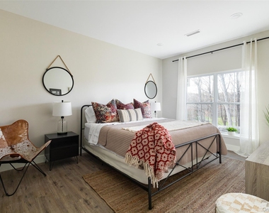 6 Hudson West Drive - Photo Thumbnail 5