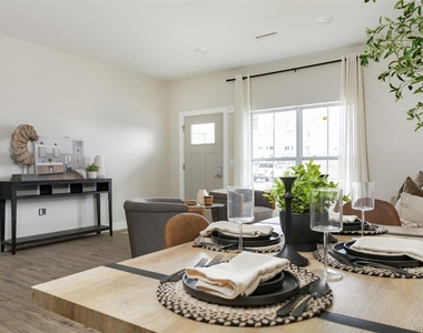 6 Hudson West Drive - Photo Thumbnail 16
