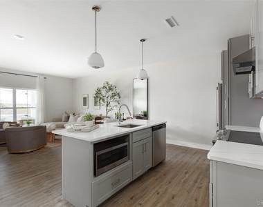 6 Hudson West Drive - Photo Thumbnail 3
