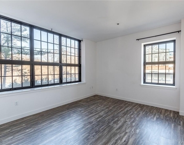 121 Westmoreland Avenue - Photo Thumbnail 3