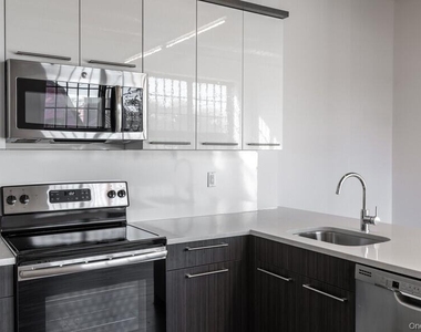121 Westmoreland Avenue - Photo Thumbnail 2