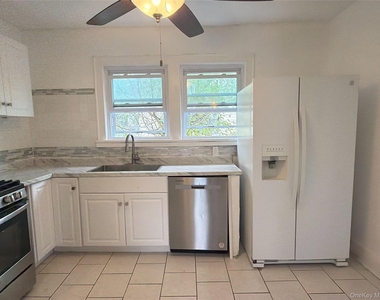 15 Stevens Street - Photo Thumbnail 3
