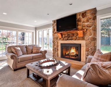 245 E Townline Road - Photo Thumbnail 8