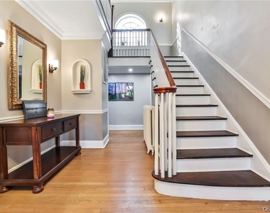 245 E Townline Road - Photo Thumbnail 2