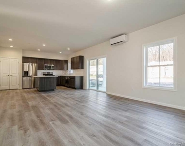 4 South Hills Way - Photo Thumbnail 6