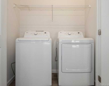 4 South Hills Way - Photo Thumbnail 18
