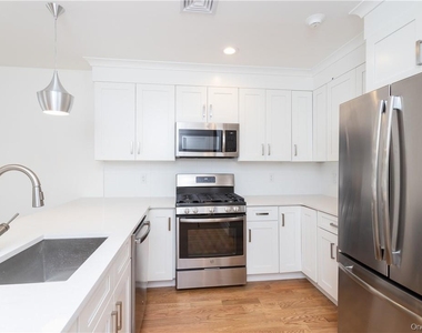121 Fisher Avenue - Photo Thumbnail 1