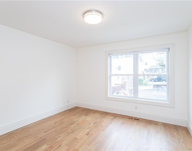 121 Fisher Avenue - Photo Thumbnail 15