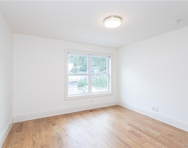 121 Fisher Avenue - Photo Thumbnail 13