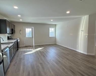 135 Cooper Road - Photo Thumbnail 3