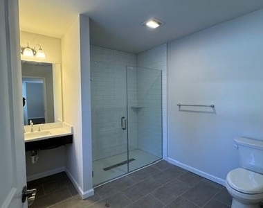 135 Cooper Road - Photo Thumbnail 10
