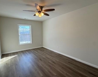 135 Cooper Road - Photo Thumbnail 9