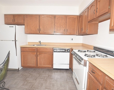 220-47 67 Ave - Photo Thumbnail 6