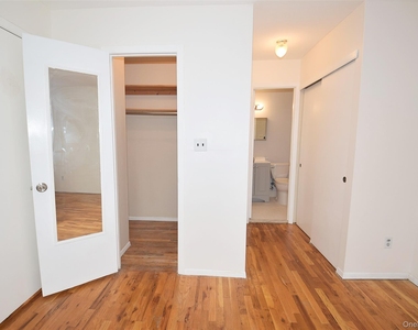 220-47 67 Ave - Photo Thumbnail 17