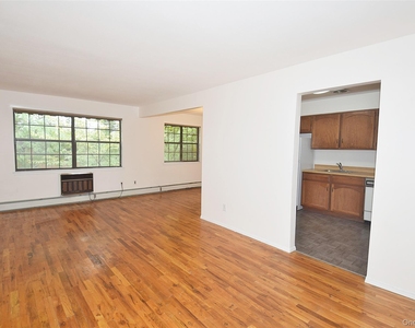 220-47 67 Ave - Photo Thumbnail 4