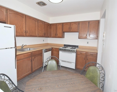 220-47 67 Ave - Photo Thumbnail 8