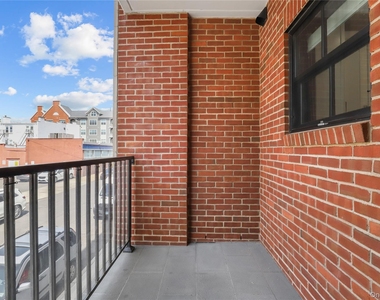 11 Purdy Street - Photo Thumbnail 6