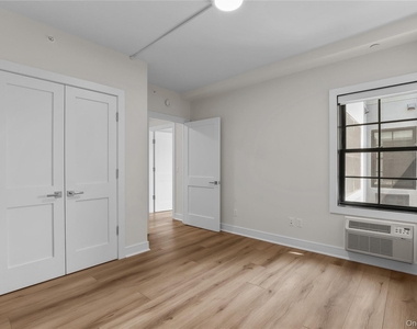 11 Purdy Street - Photo Thumbnail 9