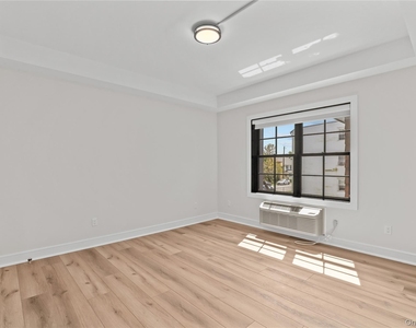 11 Purdy Street - Photo Thumbnail 10