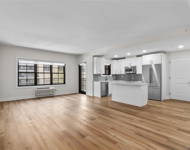 11 Purdy Street - Photo Thumbnail 1