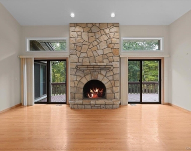 21 Tall Pines Lane - Photo Thumbnail 6