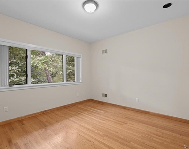 21 Tall Pines Lane - Photo Thumbnail 16