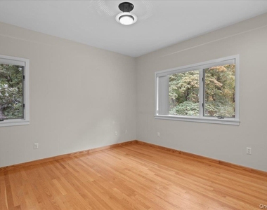 21 Tall Pines Lane - Photo Thumbnail 17