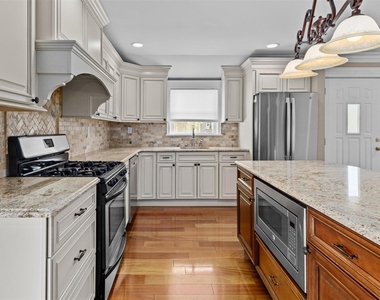 392 Philadelphia Avenue - Photo Thumbnail 5