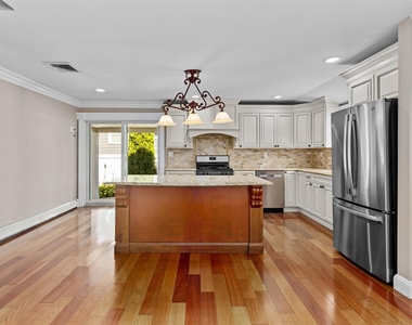 392 Philadelphia Avenue - Photo Thumbnail 4