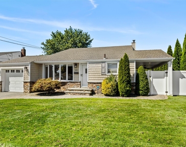 392 Philadelphia Avenue - Photo Thumbnail 2