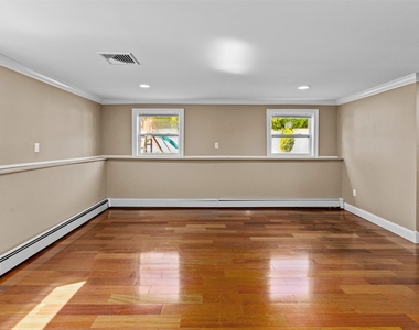 392 Philadelphia Avenue - Photo Thumbnail 20