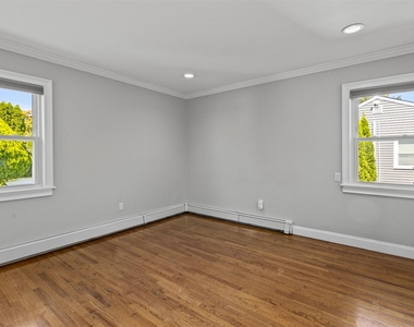 392 Philadelphia Avenue - Photo Thumbnail 16
