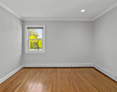392 Philadelphia Avenue - Photo Thumbnail 17