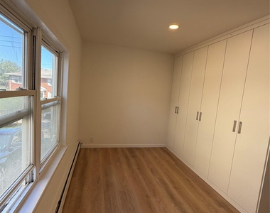 23 Mansion Avenue - Photo Thumbnail 9