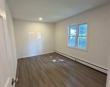 23 Mansion Avenue - Photo Thumbnail 8