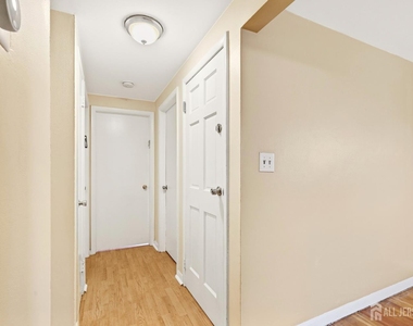 65 Campbell Avenue - Photo Thumbnail 6