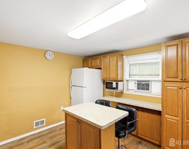 65 Campbell Avenue - Photo Thumbnail 15