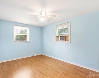 65 Campbell Avenue - Photo Thumbnail 16