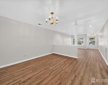 58 Windsong Circle - Photo Thumbnail 6