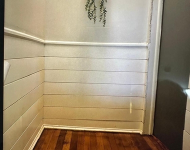 326-328 Cedar Avenue - Photo Thumbnail 14